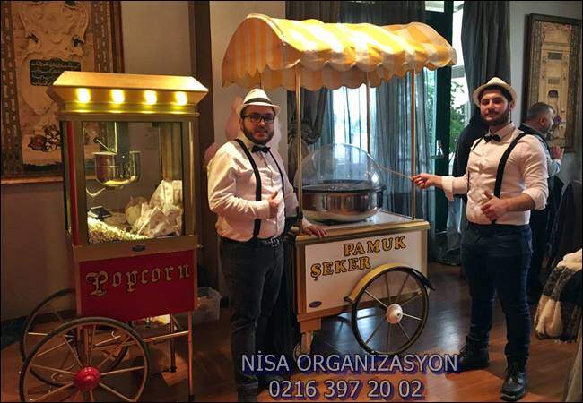 Popcorn Arabası Ve Patlamış Mısır Arabası
